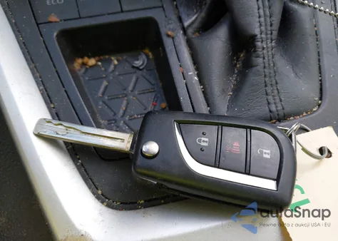 2021 Toyota Rav4 Le z USA, uszkodzony, nr VIN 2T3H1RFV2MW130189